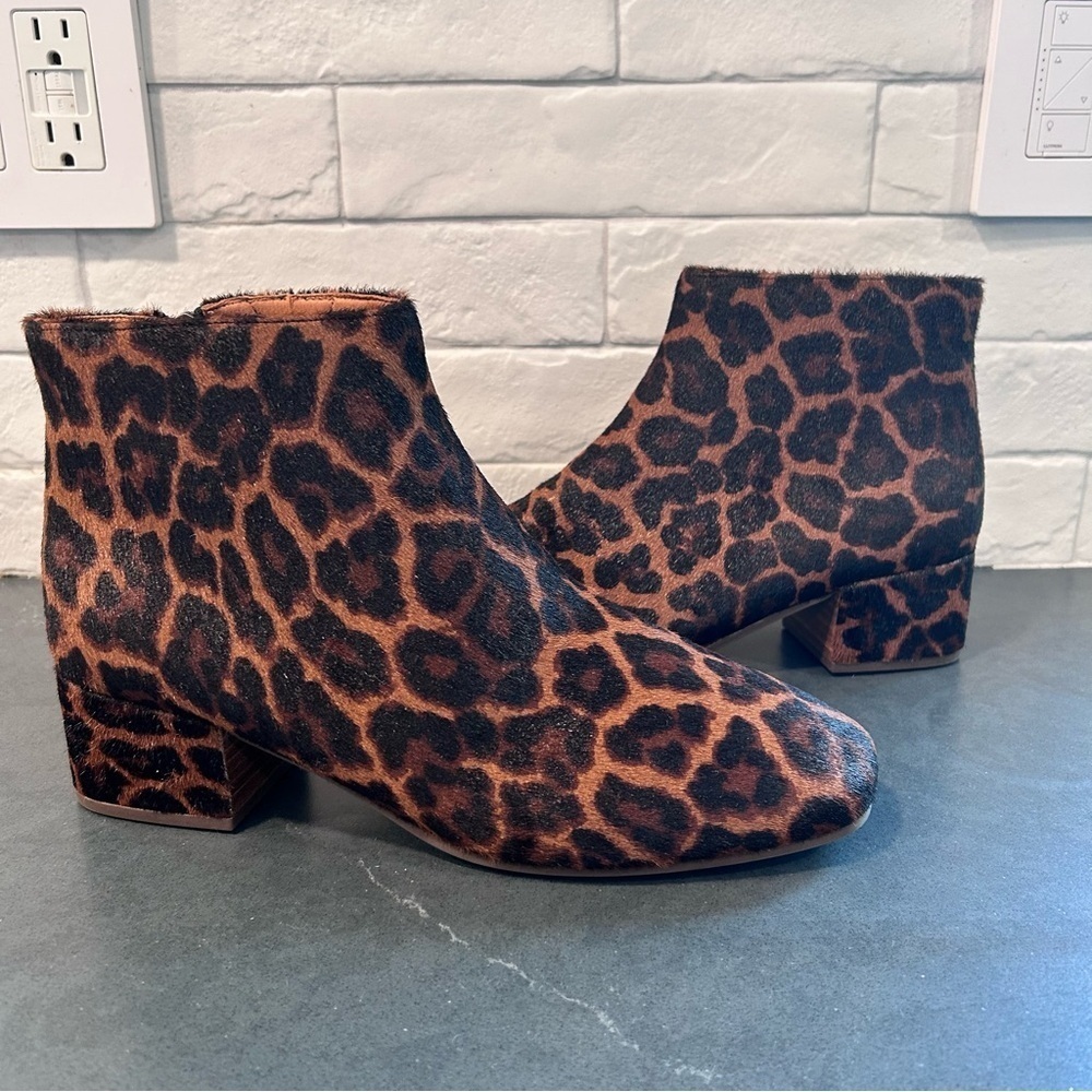 Gentle Souls sz 9.5 calf hair leather Leopard Print Ankle Booties NEW!